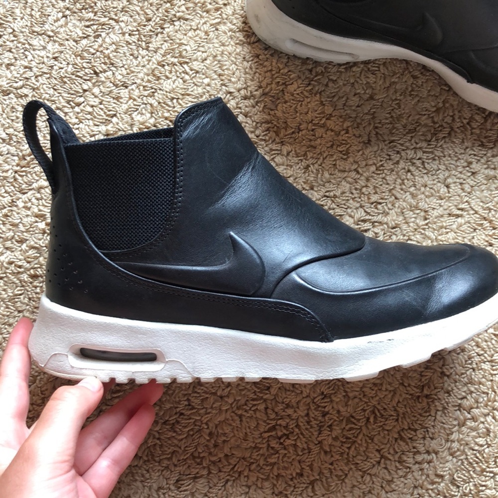Women’s Nike Air Max Thea Mid Boot